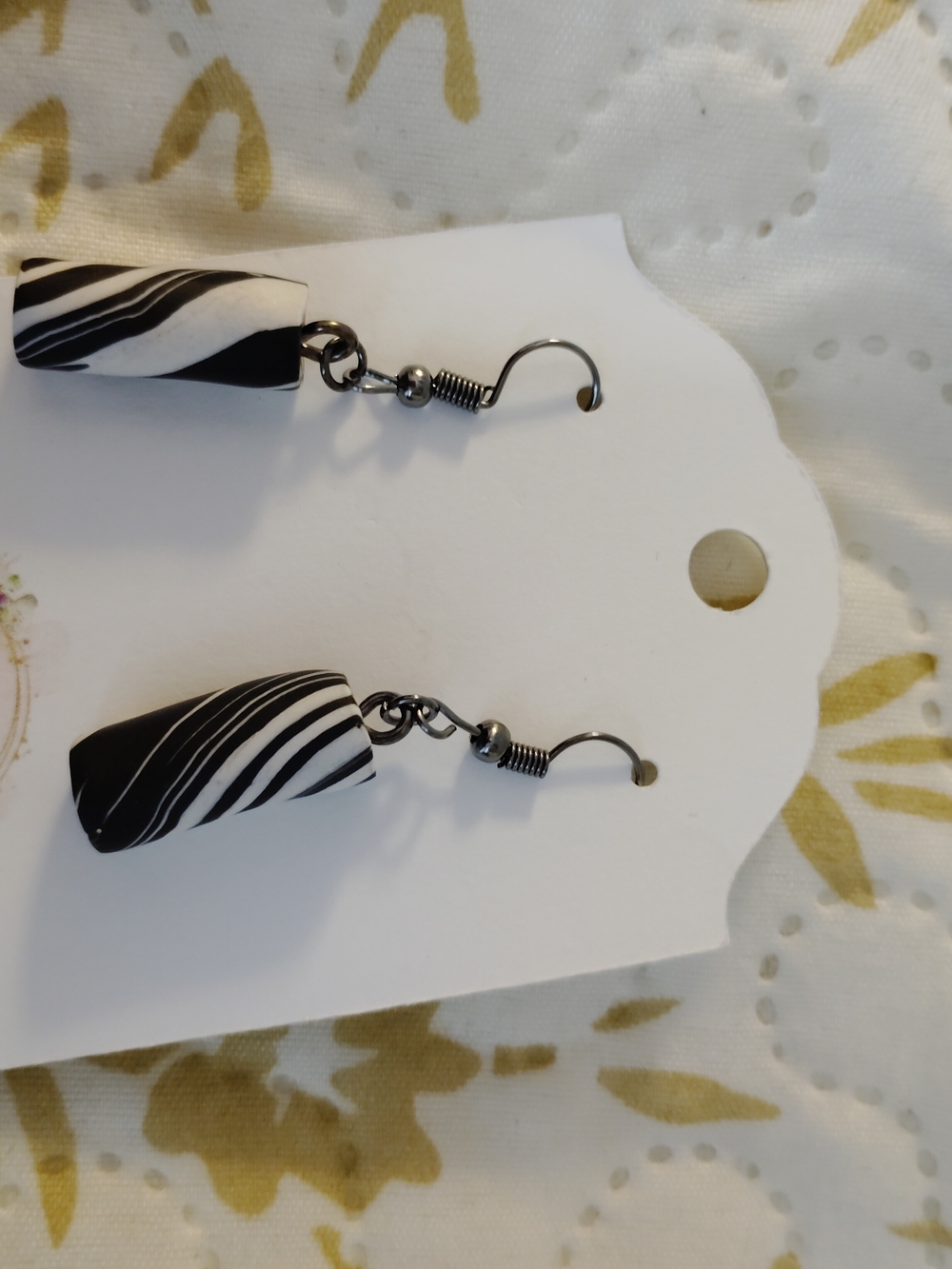 Black & White Swirl Drop Earrings - Unbranded